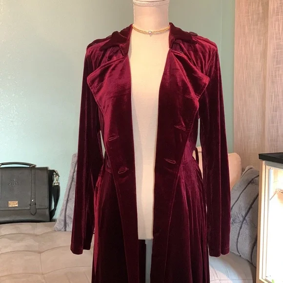 Fashion Nova “Butter you up” burgundy trench coat - Picture 6 of 7